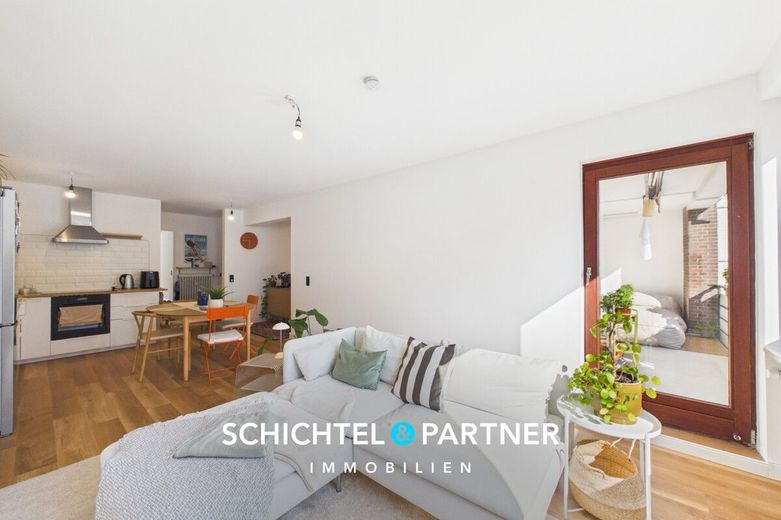 Alte Neustadt | Renovierte 3-Zimmer-Wohnung mit Garage und Balkon – S&amp;P | Wohnzimmer