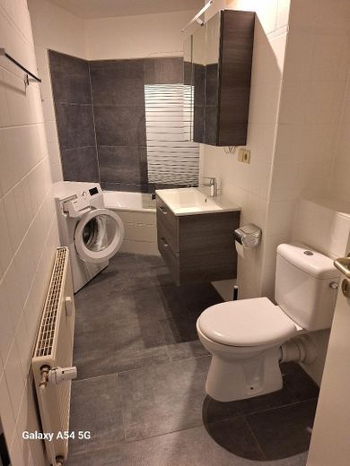 Appartamento completamente arredato sull’isola della Leine - 2 locali, 55 m² con terrazza e posto auto in garage sotterraneo – Bad