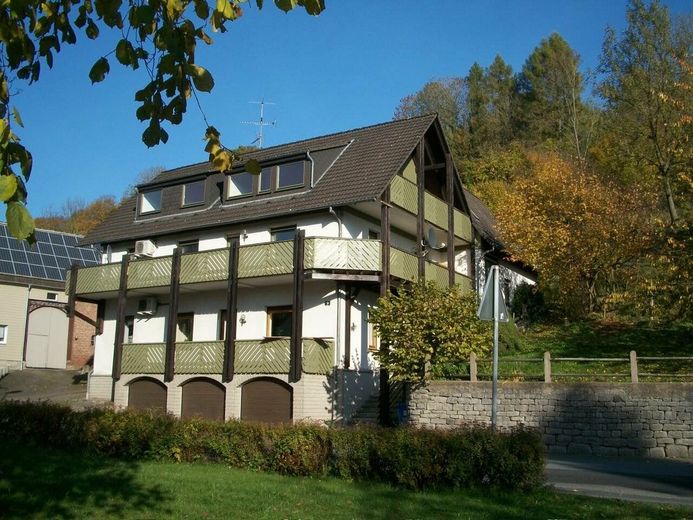 **Attraktives Mehrfamilienhaus mit drei hochwertigen Wohnungen - ideale Kapitalanlage** – Ansicht