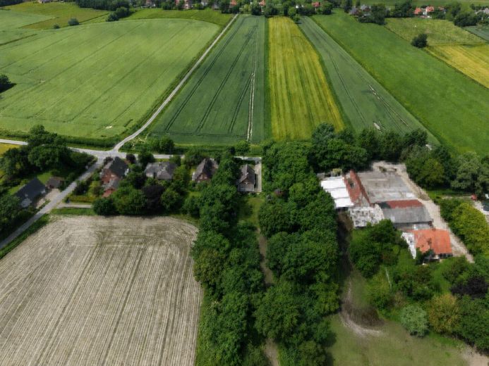 6.000 m² Freiheit an der Nordsee - 
Kamin, Altbaumbestand &amp; Privatsphäre – Rückzugsort mit Seltenheitswert