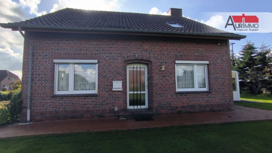 Ehemalige Hofstelle mit Wohnhaus, Scheune – Hausfront Eingangsbereich