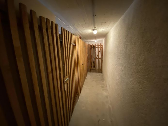 geräumiges Kellerabteil