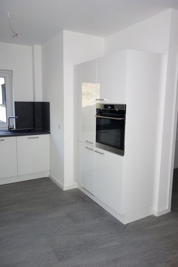 Moderne Neubau-Wohnung mit Einbauküche + großer Terrasse! – Foto 10