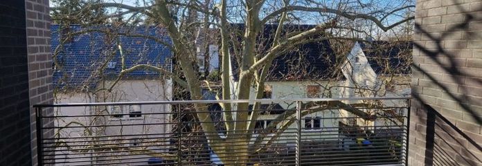 Ampio appartamento con balcone in una tranquilla posizione centrale