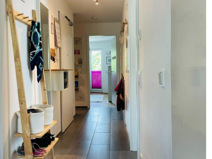 München-Aubing: Neuwertige familienfreundliche 4-Zimmer-Wohnung mit Blick ins Grüne / S-Bahn-Nähe – Flur