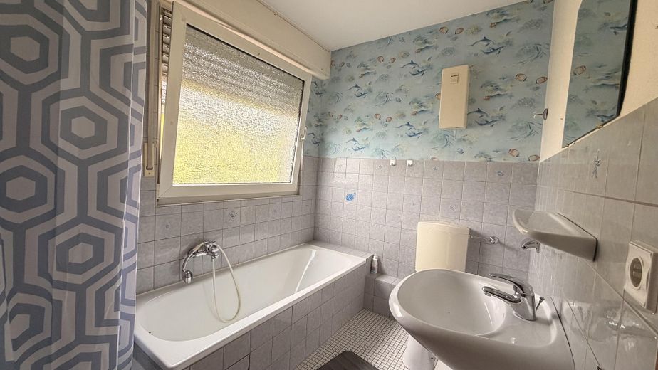 3 Zimmerwohnung mit KDB in Bochum-Nord/ Wohnberechtigungsschein erforderlich – Badezimmer /Wanne/Dusche