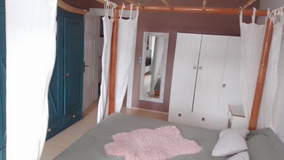 Schöne 2 Zimmer Altbauwohnung voll möbliert – Foto 11