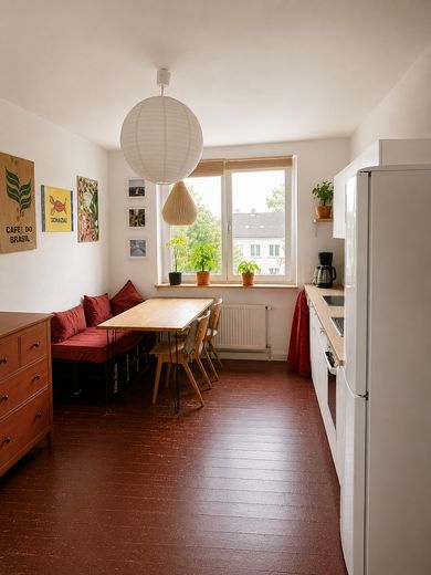 Helle 2 Zimmer-Wohnung für Singles, WG oder Pärchen – Küche
