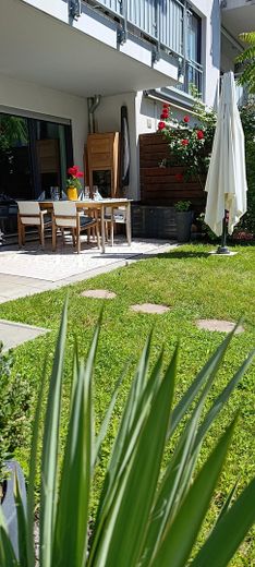 Direct beschikbare 3-kamer-tuinwoning met ZW-terras & nieuwe verwarming – provisievrij – Terrasse