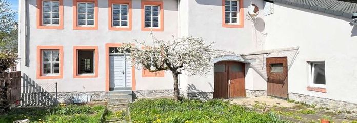 Mülheim (Mosel): Winzeranwesen mit ansprechendem Garten und Scheune