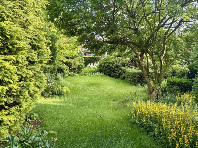 Gepflegtes Zweifamilienhaus auf Erbpacht mit Potenzial in Datteln! – Blick in den Garten
