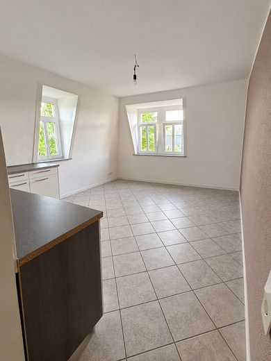 Helle Maisonette mit moderner Küche, 2 Bädern und 3 Zimmern – Esszimmer / Küche
