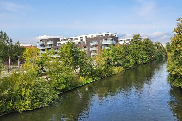 बर्गेडॉर्फ़ में श्लॉइज़ेनग्राबेन के पास आधुनिक, उत्कृष्ट स्थिति वाला, बाधारहित 3-कमरों का अपार्टमेंट