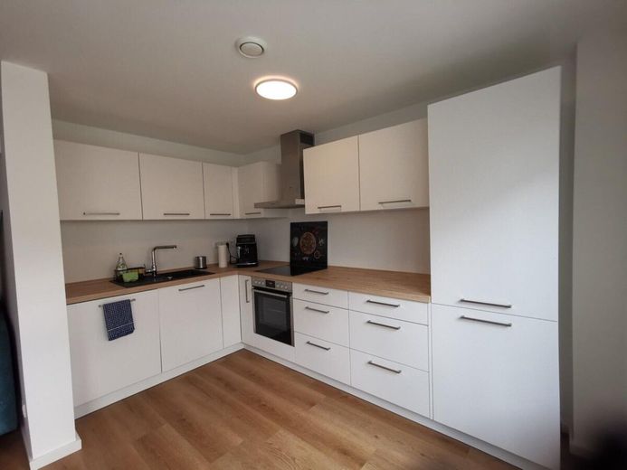 Moderne, vollmöblierte 2-Zimmer Wohnung in Heimsheim, ruhige und dennoch gute Lage an der A8 – IMG_20250830_124849