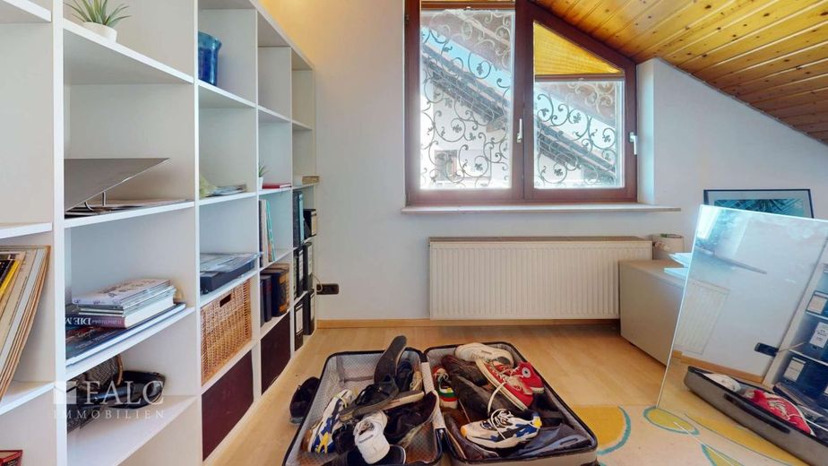 Traumhaus in Traumlage zu verkaufen – Büro OG