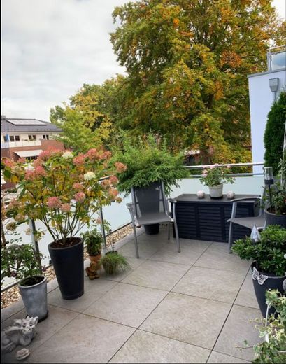 Hochwertige 2-Zimmer Wohnung von Privat in ruhiger 1A Lage – Dachterrasse