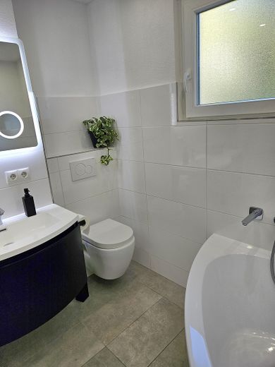 Bad mit Badewanne