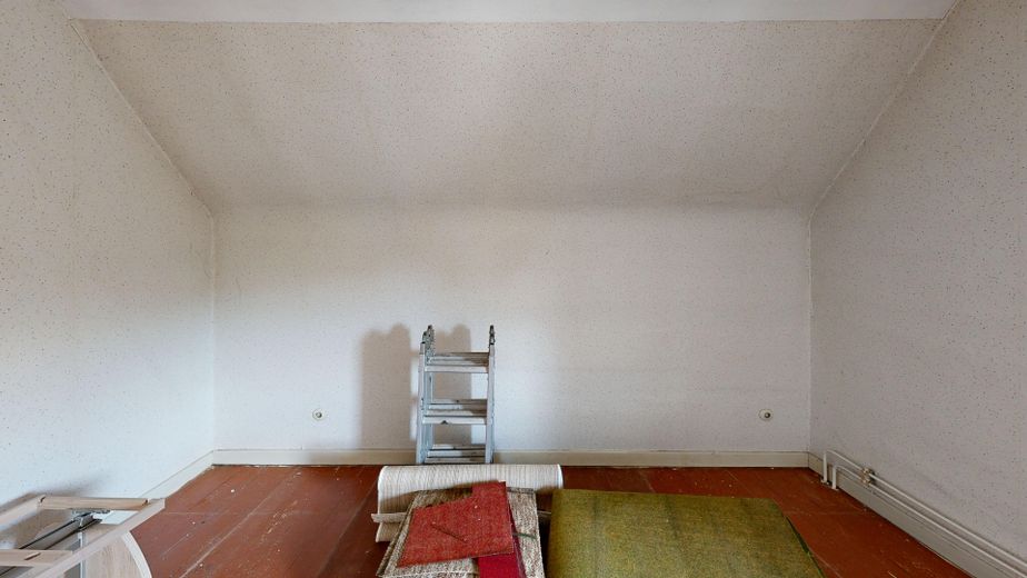 Maison individuelle indépendante avec grand terrain et beaucoup de potentiel – Obergeschoss Zimmer 2
