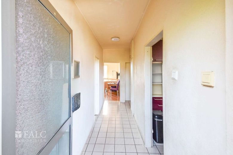Stadtleben mit Charme - Eigentumswohnung in Düsseldorf-Unterbilk – Wohnungsflur