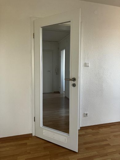 Abitare senza barriere al Klenzepark: 40m², nuova cucina componibile, garage, ascensore e cantina – Foto 8