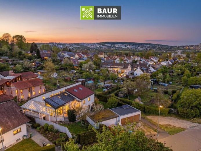 Rarität am Stadtrand: Großzügiges Architektenhaus mit Potenzial – Foto 1