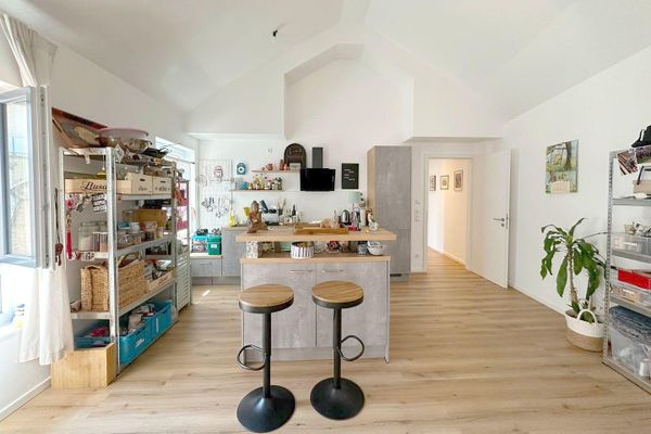 Bardzo wysokiej jakości, bardzo jasne 3-pokojowe mieszkanie typu loft z bardzo dużym tarasem na dachu