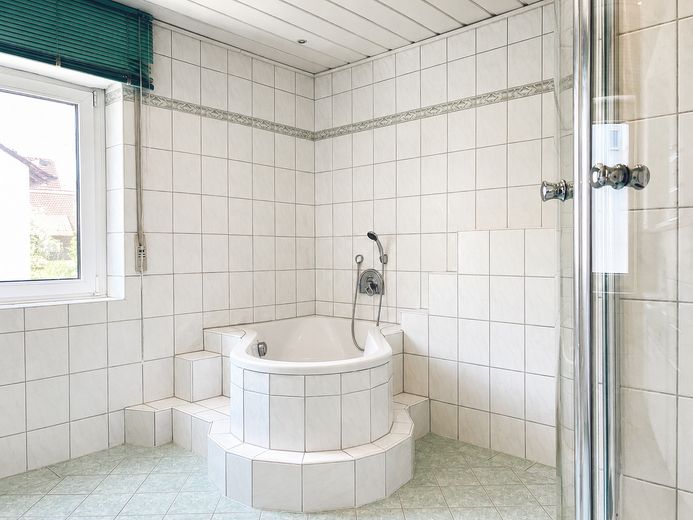 Elternbad mit Badewanne