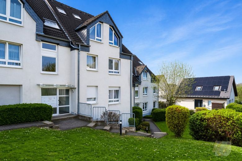 Solides Investment mit Zukunft: Zwei Mehrfamilienhäuser mit 13 Wohneinheiten – Hausansicht