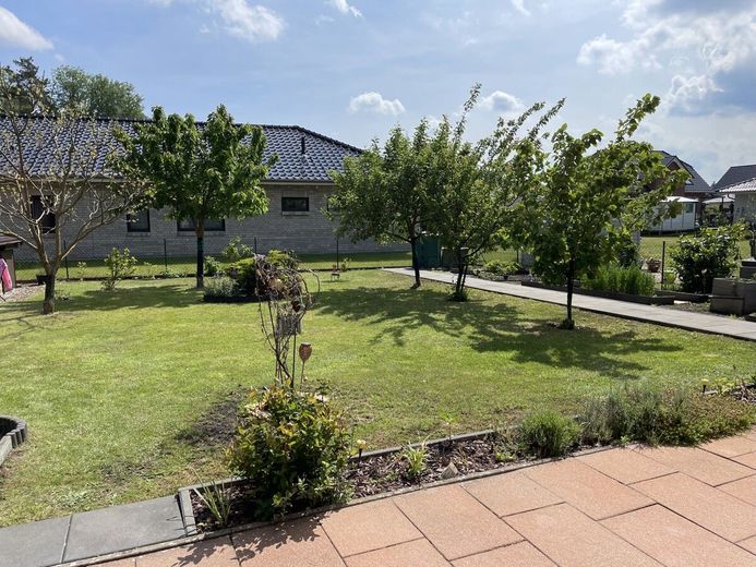 HORN IMMOBILIEN ++ modernes Einfamilienhaus mit Photovoltaikanlage, Garage und Terrasse in Torgelow – das Grundstück