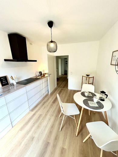 Gerenoveerd 3-kamerappartement met terras en tuinaandeel op aantrekkelijke locatie in Hasbergen – Foto 9