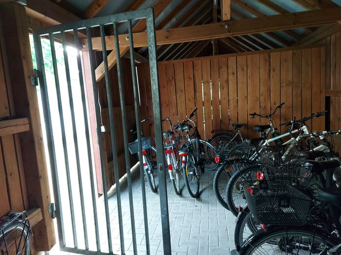 Fahrradschuppen