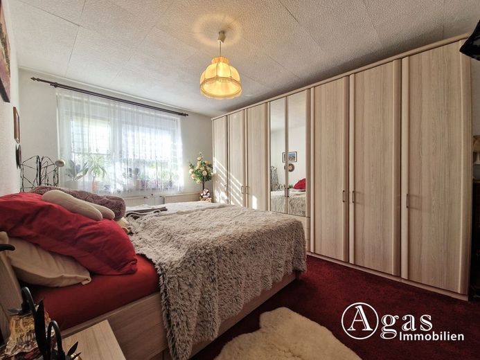 Einfamilienhaus auf großzügigem Grundstück in ruhiger Lage - mit modernem Glasfaseranschluss – Schlafzimmer