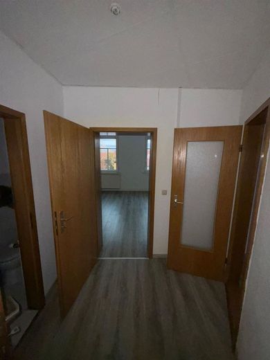 Gemütliche 3,5-Zimmer mit Laminat, SP, Wanne und Dusche in guter Lage! – PHOTO-2025-11-14-12-40-44_2