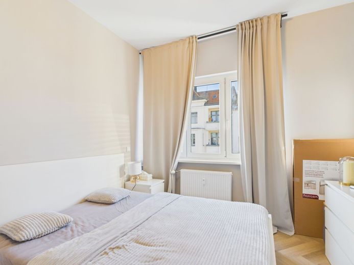 bezugsfreie 3 1/2-Zimmer-Wohnung mit Balkon in Charlottenburg, hochwertig möbliert – Gästezimmer