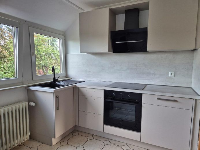 2,5 ZKB Oberwohnung – Küche / EBK (neu)