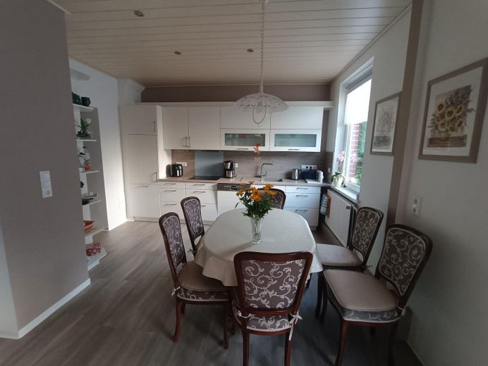 Viel Platz in Güstrow 190 m², großes Grundstück, Pool & Werkstatt – Küche EG