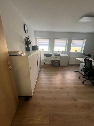 Halle 2, Büro 1
