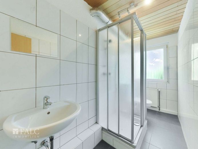 Attraktive Eigentumswohnung: Gut geschnitten und direkt nutzbar für Selbstnutzer oder Kapitalanleger – Badezimmer