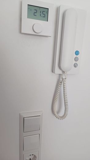 Provisionsfreies Einfamilienhaus (Baujahr 2024) mit PV-Anlage – Option auf 1,87% Kreditübernahme – Thermostat