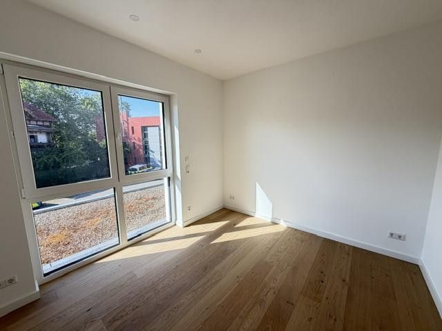 Erstbezug – Möblierte 2-Zimmer-Neubauwohnung im KfW-55-Effizienzhaus Metzingen – Originalbild/Schlafzimmer