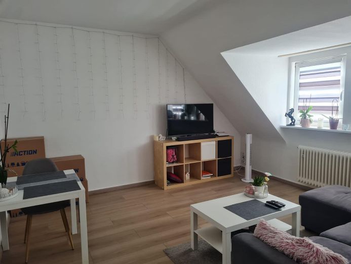 Sanierte 3,5-Zimmer-Wohnung in ruhiger Sackgassenlage – Zimmer 2
