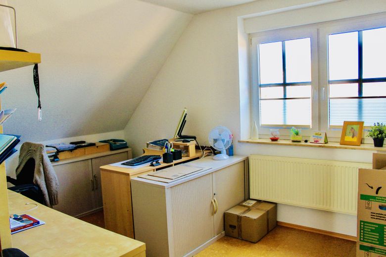 🏡 Einziehen statt sanieren – Ihr neues Zuhause wartet bereits auf Sie! – Büro oder Küche im OG