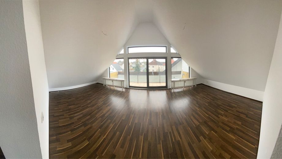 Esclusivo attico inondato di luce | Mainhausen-Mainflingen – Wohnzimmer