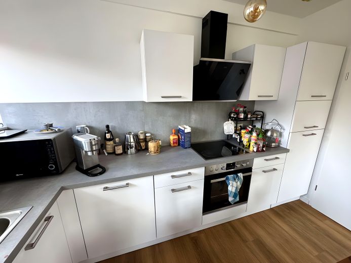 Neuwertige Maisonette-Wohnung mit Küche – Küche 1