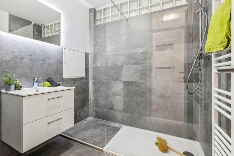 Appartement prêt à emménager + lumineux SB-Eschberg, sans commission du propriétaire – Badezimmer