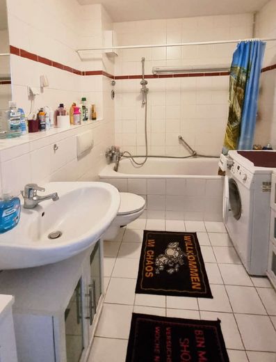 2 Zimmer in Bergfelde Hohen Neuendorf mit TG Stellplatz NEUE Einbauküche und Balkon – Bad