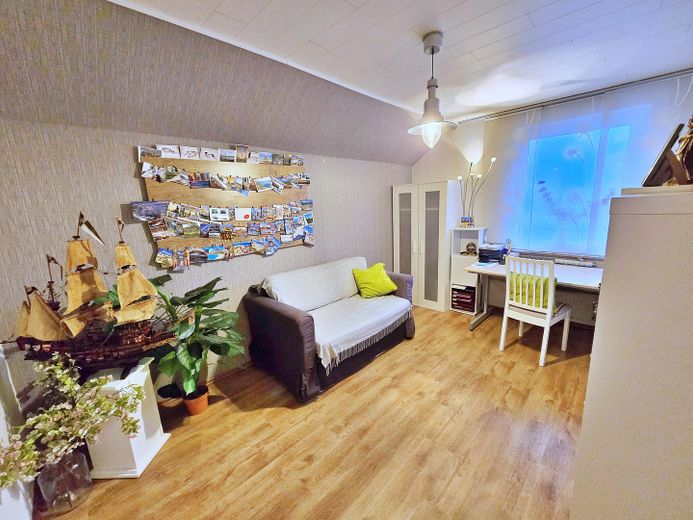 DA PRIVATO!! Casa a schiera centrale adatta alle famiglie con giardino e 2 posti auto ad Ahrensburg – Arbeitszimmer