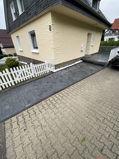 Attraktives Anlageobjekt in Wermelskirchen: Einfamilienhaus plus Anbau mit 2 Wohnungen – Foto 2