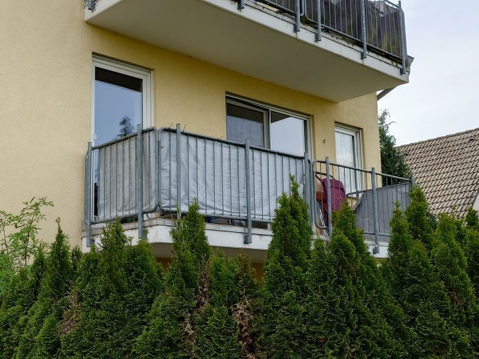 Ampio e luminoso appartamento di 3 locali con 2 balconi, cucina componibile e 2 posti auto in autorimessa interrata – Balkon3