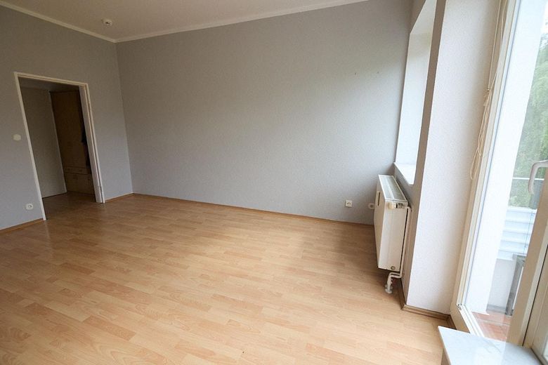 Piso de 3 habitaciones con balcón en buena ubicación, Berlín Norte-Charlottenburg, directamente del propietario – Zimmer 1
